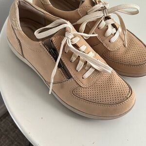 Aetrex Tan Leather Women's Sneakers